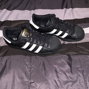 Adidas Superstar (Men’s size 7 =Women’s size 8.5)